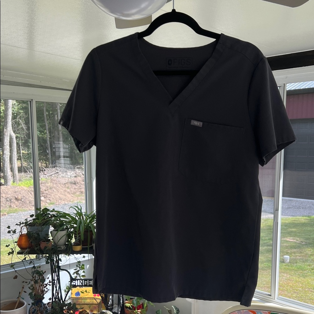Figs woman’s charcoal one pocket top